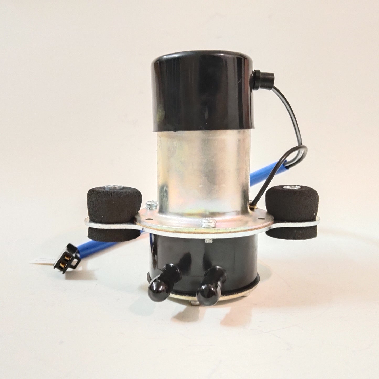 Honda VF1100C Magna 83-86 VF750C Magna V45 82-83 VF700C Magna 1984 Fuel Pump Assembly 16700-MB1-005