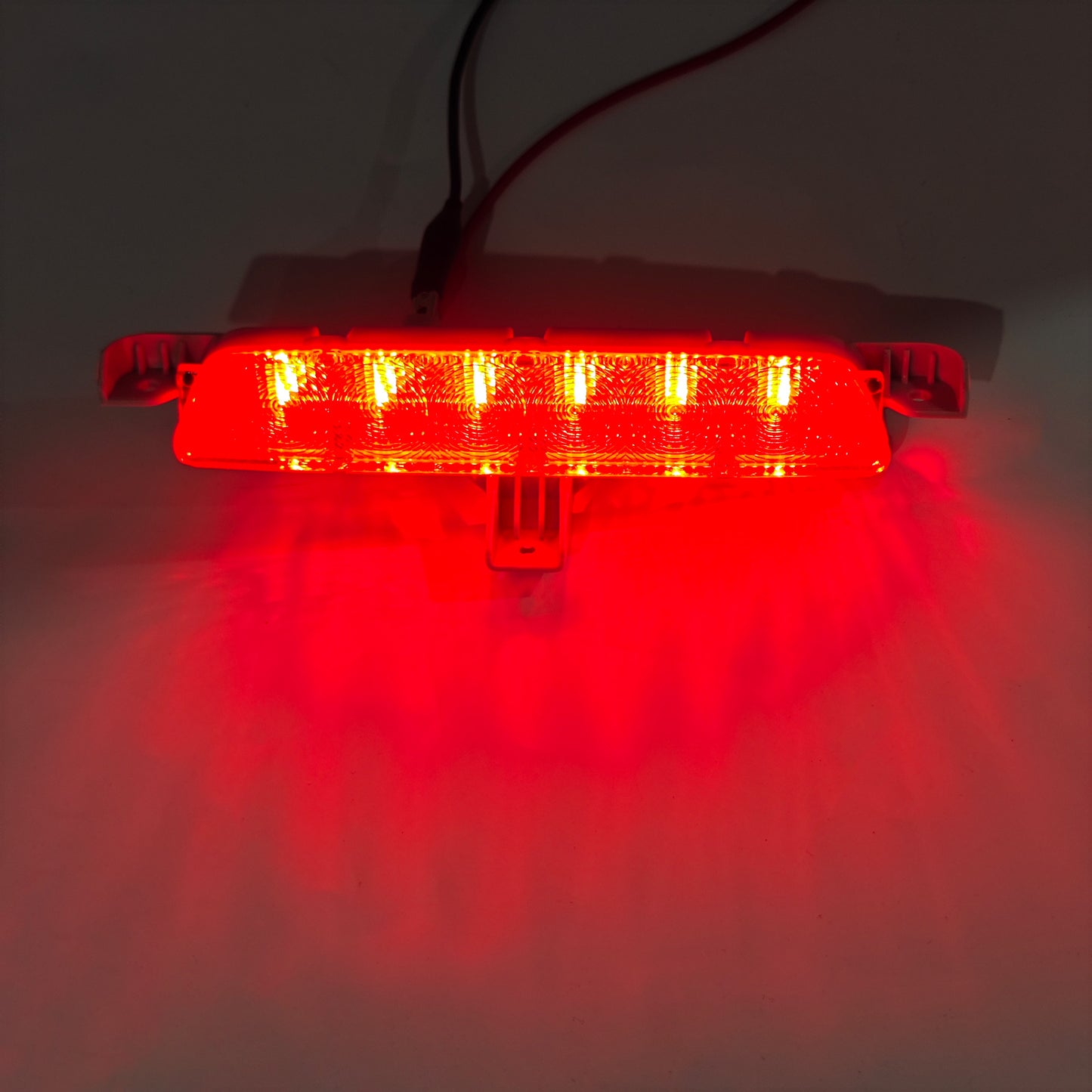 Rear High Mount Third Brake Light Lamp 2008-2012 Chevrolet Malibu Red 15271122
