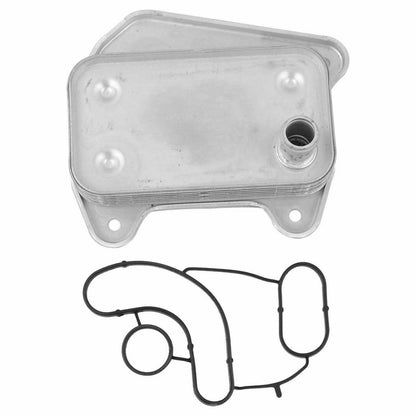 2015 Mercedes-Benz C200 L4 2.0L Sprinter 2010-2012 L4 2.1L 6111880301 Engine Oil Cooler