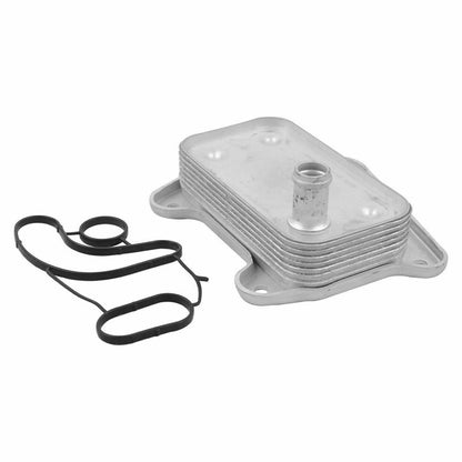 2015 Mercedes-Benz C200 L4 2.0L Sprinter 2010-2012 L4 2.1L 6111880301 Engine Oil Cooler