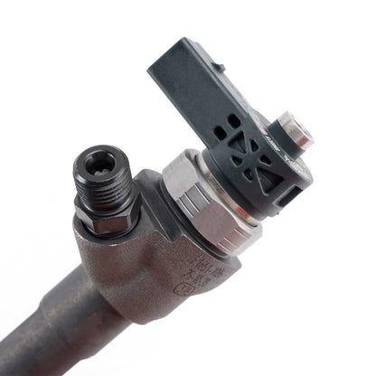 AUDI A3 A4 A5 Q5 TT 0445110646 1Pcs Fuel Injector