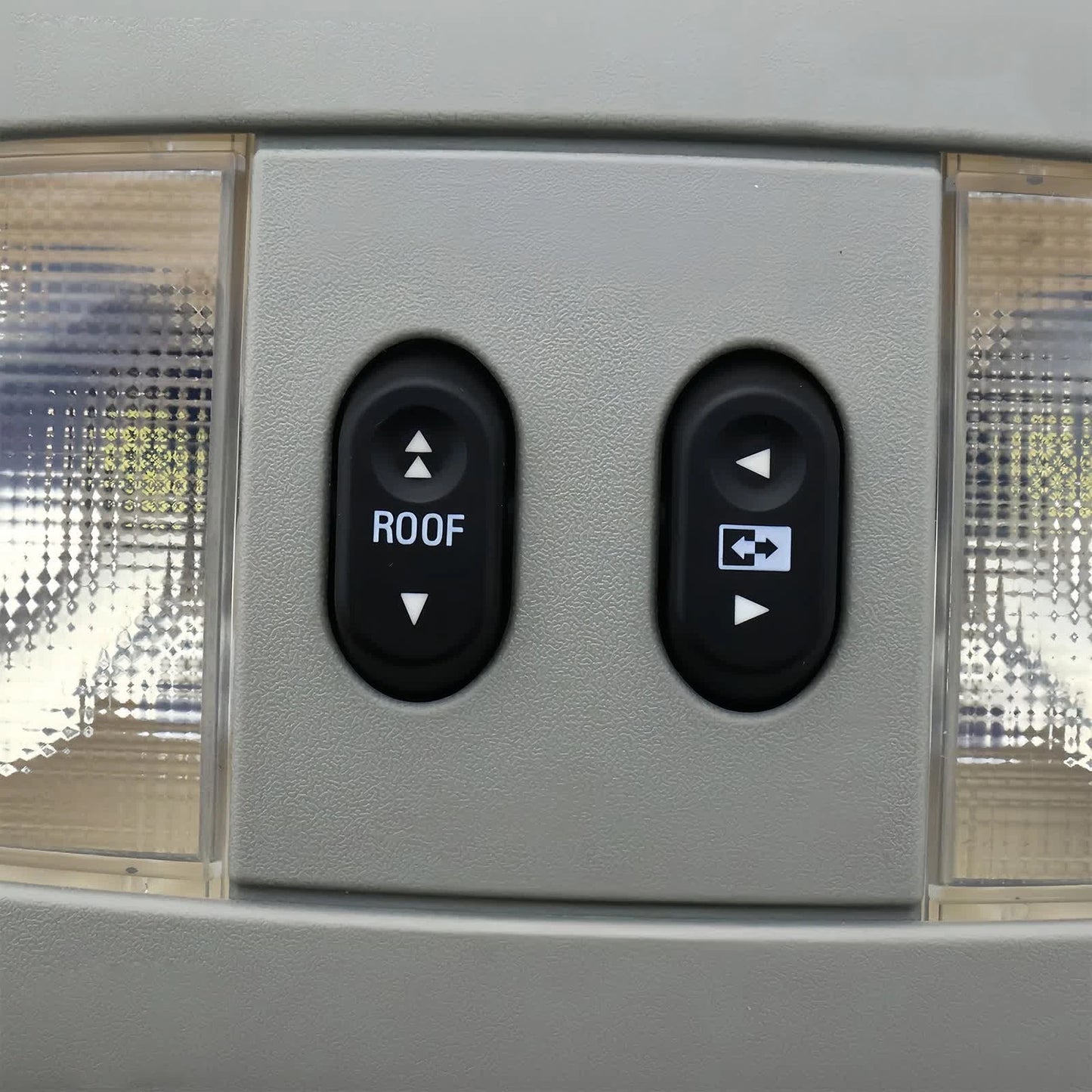 2004-2008 Ford F-150 7L3Z-18519A70-BC Overhead Console Dome Map Light Sunroof Switch