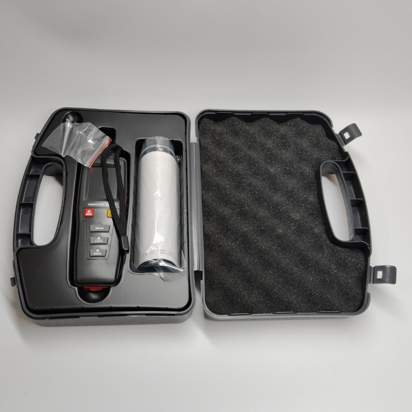 WT63B LCD Digital Vibration Meter Vibrometer Acceleration Displacement Tester