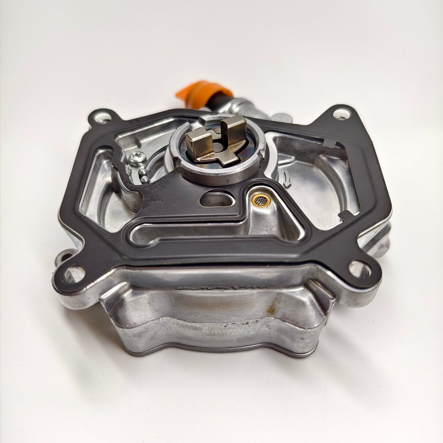 2014-2019 Mercedes Benz CLA250 Brake Vacuum Pump 2701800901 2701800100