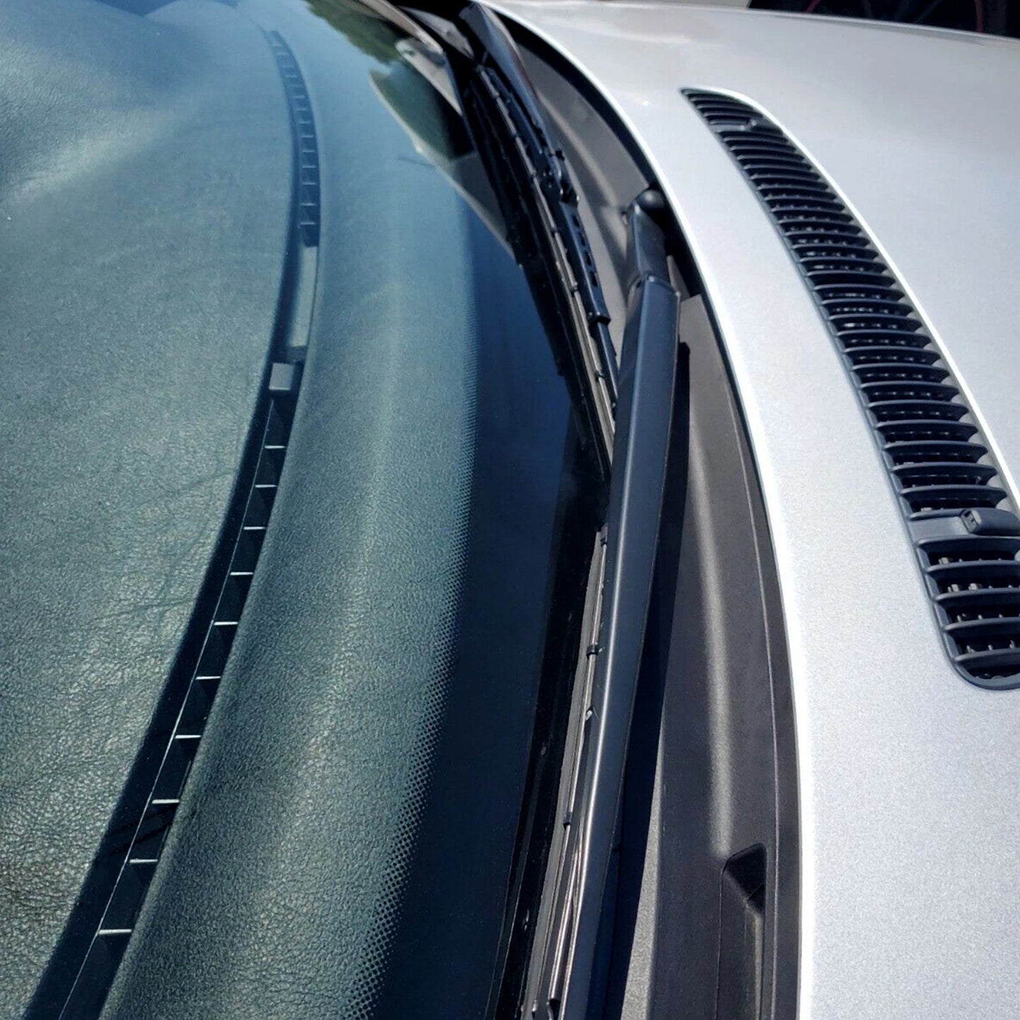 1997-2000 BMW 328i Lower Motor Cowl Cover-Windshield Wiper Grille 51718208483