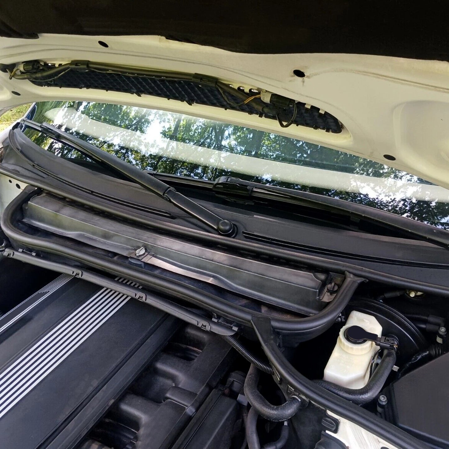 1997-2000 BMW 328i Lower Motor Cowl Cover-Windshield Wiper Grille 51718208483